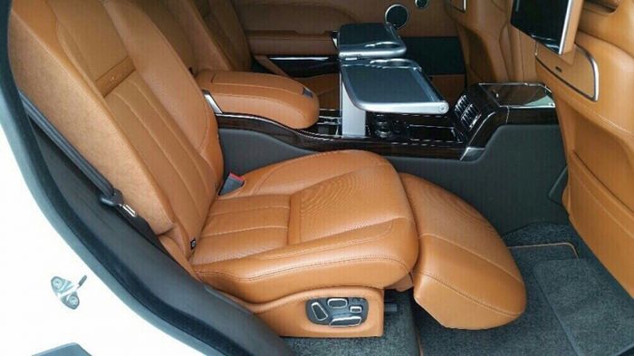 Không gian trưng bày đẳng cấp tại Đặng Gia Auto