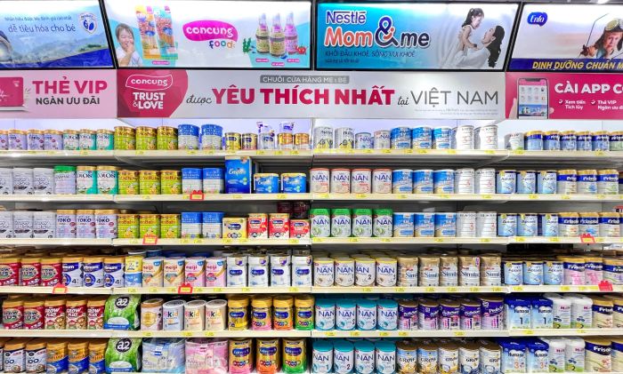 Khu vực trưng bày sản phẩm bán chạy tại Con Cưng