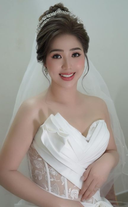 Hình ảnh tác phẩm make-up cô dâu từ Nguyễn Nguyên Make Up Artist