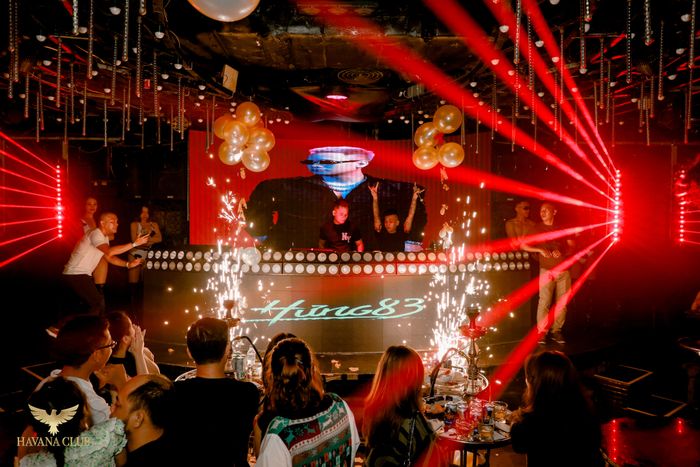 Không gian ánh sáng hiện đại tại Havana Club