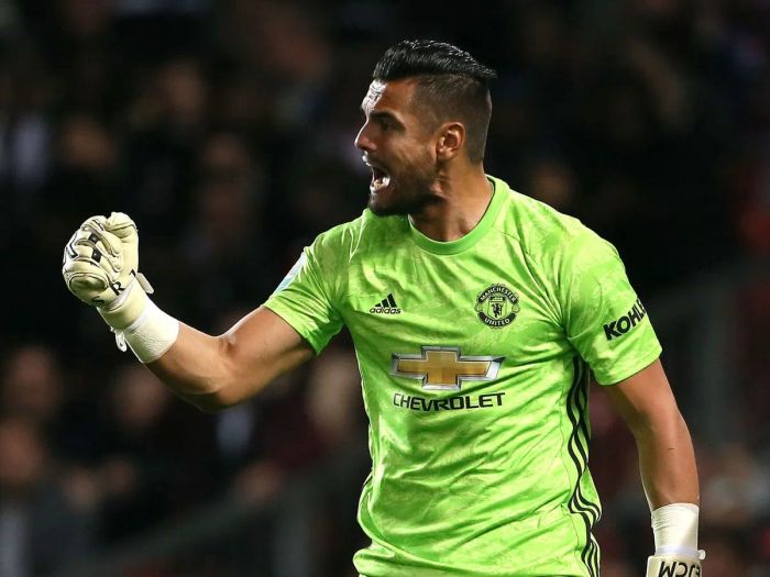 Romero được HLV Mourinho khen ngợi là thủ môn dự bị xuất sắc nhất thế giới ảnh 1