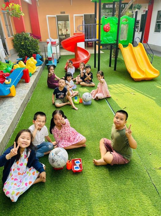 Khuôn viên xanh mát của Trường Mầm Non Worldkids