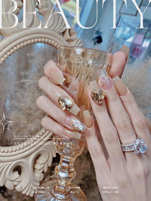 Không gian học tập tại Linh Vy Nails