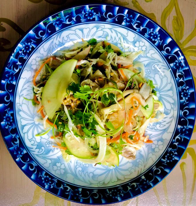 ẤM - Linh Sen Hội An Vegan qua góc nhìn nghệ thuật: Bức ảnh thứ hai chân thực về không gian tĩnh lặng.