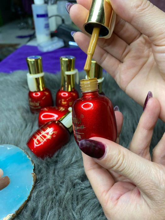 Không gian trưng bày phụ kiện đa dạng tại Nail 99