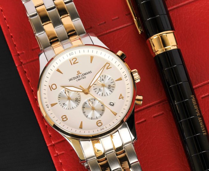 Không gian trưng bày tinh tế tại Đăng Quang Watch