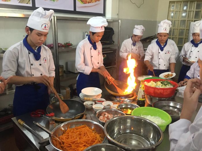 Trường Trung Cấp Ý Việt hình ảnh 2