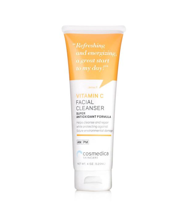 Sữa rửa mặt Cosmedica Vitamin C Facial Cleanser ảnh 2, với công thức đặc biệt từ vitamin C và các chiết xuất tự nhiên, mang đến khả năng làm sạch tuyệt vời, giúp da luôn sáng khỏe và mịn màng. Một sản phẩm hoàn hảo cho làn da luôn tươi mới và rạng ngời.