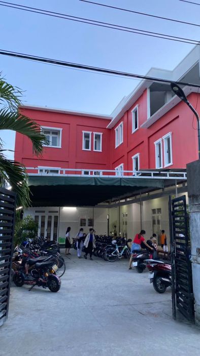 Hình ảnh lớp học tiêu chuẩn tại Anh ngữ LearnRight