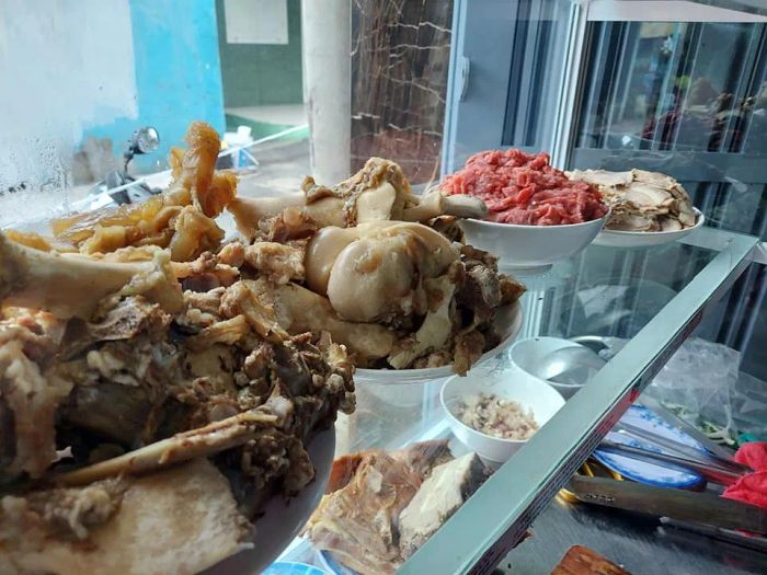 Khung cảnh và món phở đầy hấp dẫn tại Phở Bình (ảnh 3)