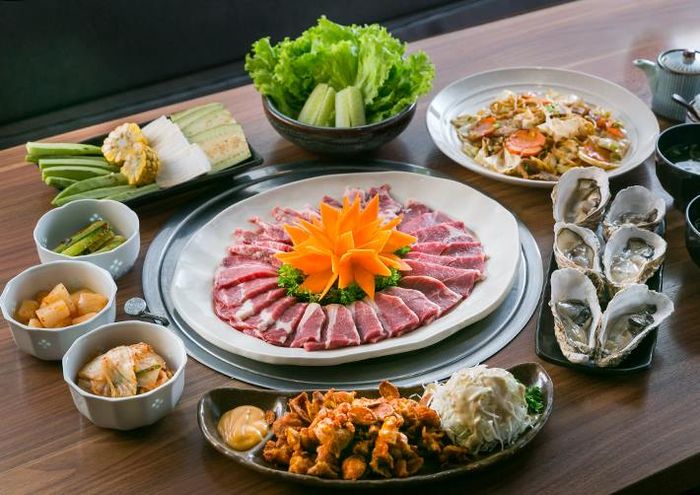 Bữa tiệc nướng đa dạng với nguyên liệu tươi ngon tại Pachi Pachi