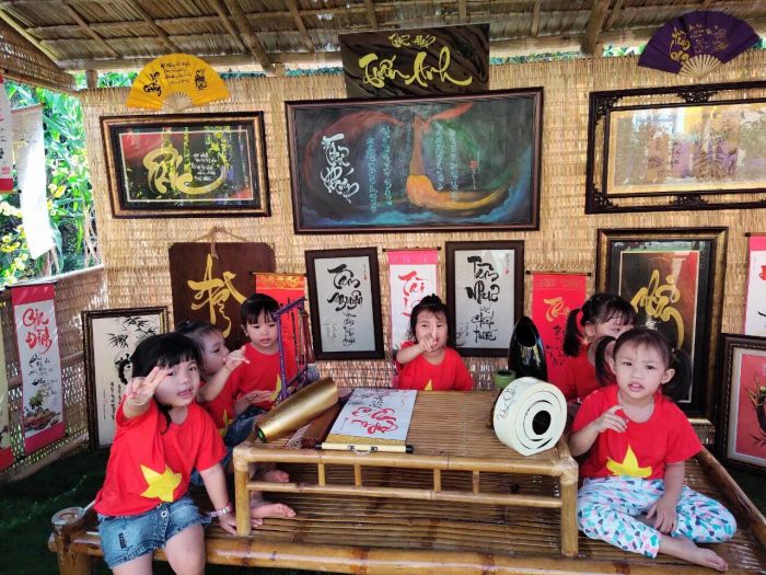 Hình ảnh khu vui chơi vận động đầy màu sắc