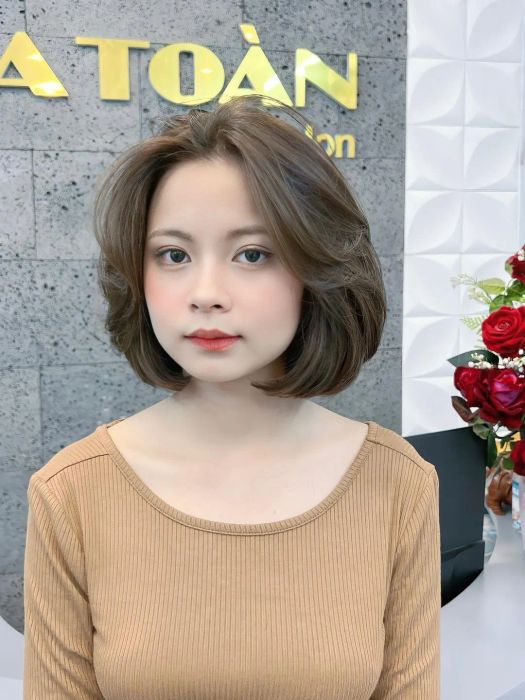 Salon Tóc A Toàn ảnh 2 - không gian sang trọng cùng những khoảnh khắc làm đẹp đáng nhớ được lưu giữ qua từng bức hình.