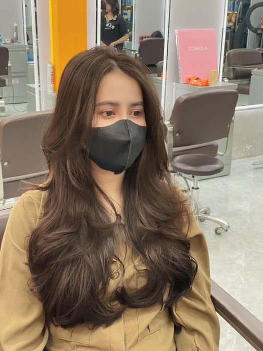 Không gian sang trọng và hiện đại tại Salon Đạt Color