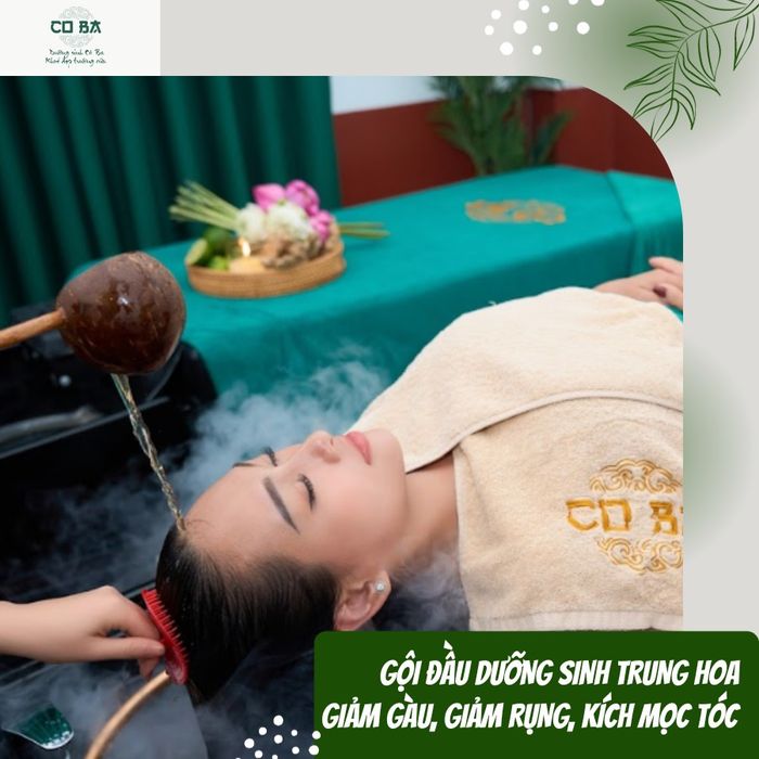 Hình ảnh thực tế về quy trình chăm sóc tóc tại Dưỡng Sinh Cô Ba
