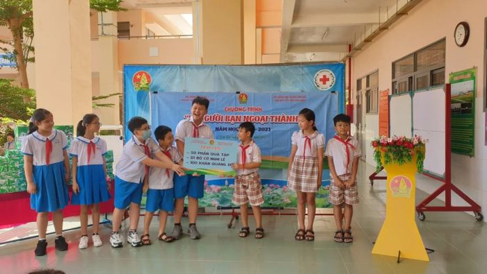 Hoạt động ngoại khóa sôi nổi tại Trường Tiểu học Nguyễn Huệ