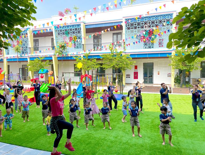 Hình ảnh Trường Mầm non Ngôi Sao Việt - Bé học tập với phương pháp STEAM hiện đại