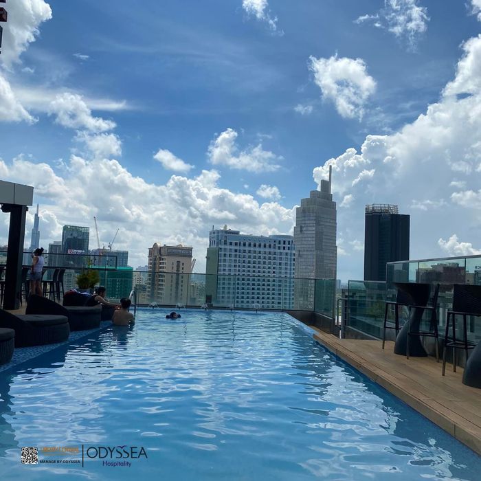 Liberty Central Saigon Citypoint - Tầm nhìn toàn cảnh từ tầng thượng