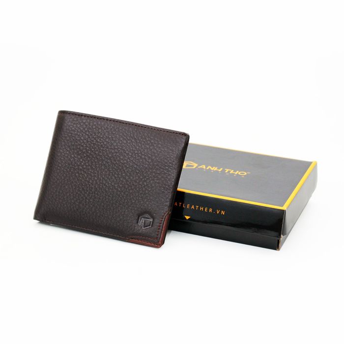 Hình ảnh quy trình sản xuất tỉ mỉ tại Anh Thơ Leather