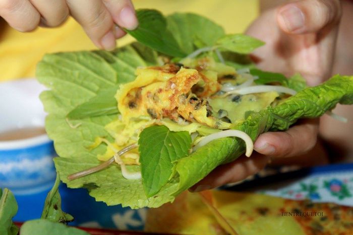 Bánh xèo vàng ruộm - Tinh hoa ẩm thực Cô Nguyệt