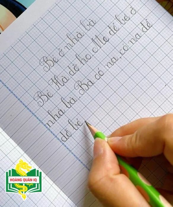 Hình ảnh lớp luyện chữ đẹp tại Hoàng Quân IQ Hà Tĩnh