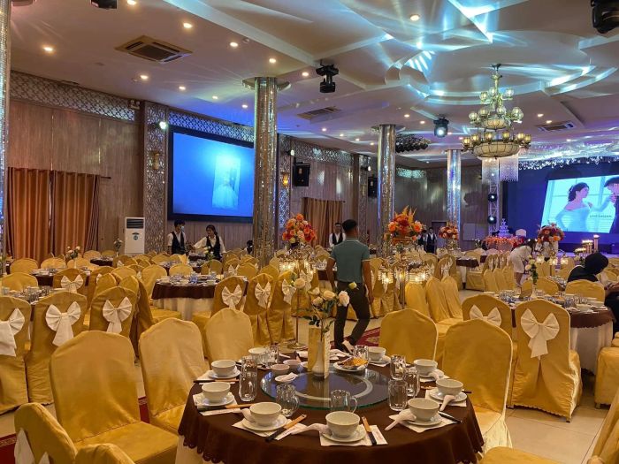 Không gian tiệc cưới sang trọng tại Red Palace - Ảnh 1
