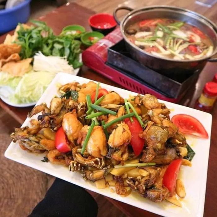 Không gian ấm cúng và sang trọng tại BBQ BIỂN QUỲNH - Ảnh 1