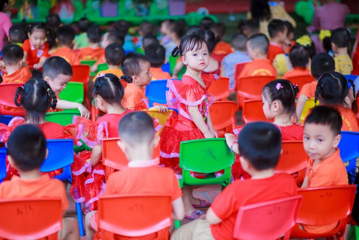 Hình ảnh Trường Mầm non Tuổi Thần Tiên - Cô và trẻ trong giờ học sáng tạo