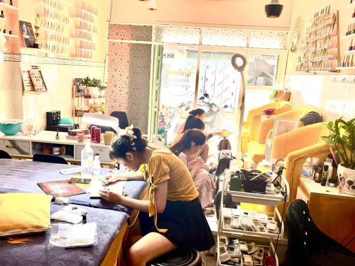 Không gian học tập hiện đại tại Lửa 1990 Beauty Center