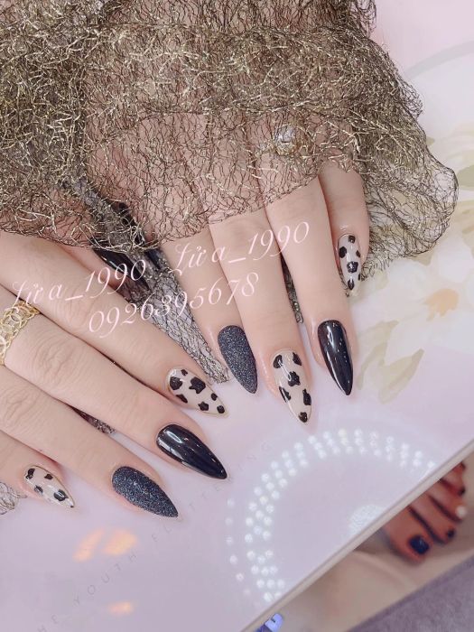 Hình ảnh học viên thực hành tại Lửa 1990 Beauty Center