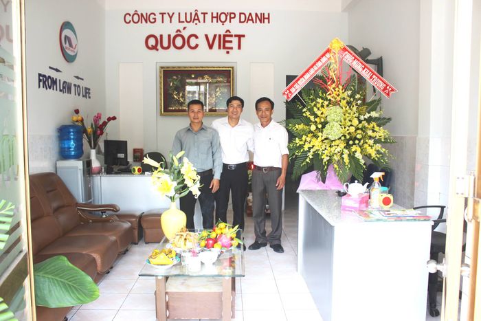 Hình ảnh chuyên nghiệp về Công Ty Luật Hợp Danh Quốc Việt
