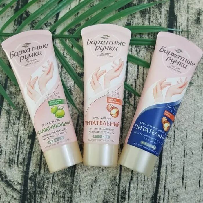 Hình ảnh chân thực kem dưỡng tay Silky Hands chính hãng