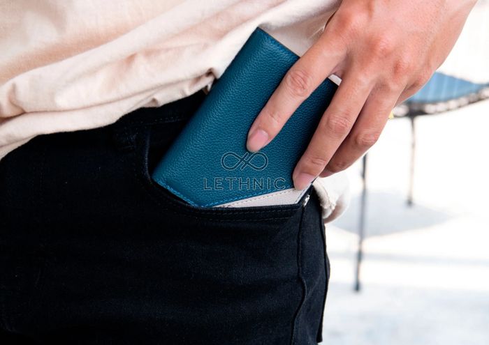 Hình ảnh bộ sưu tập ví da cao cấp Lethnic Việt Nam