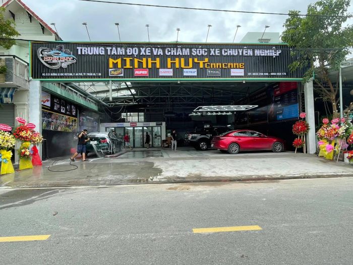 Không gian dịch vụ hiện đại tại Minh Huy Car Care