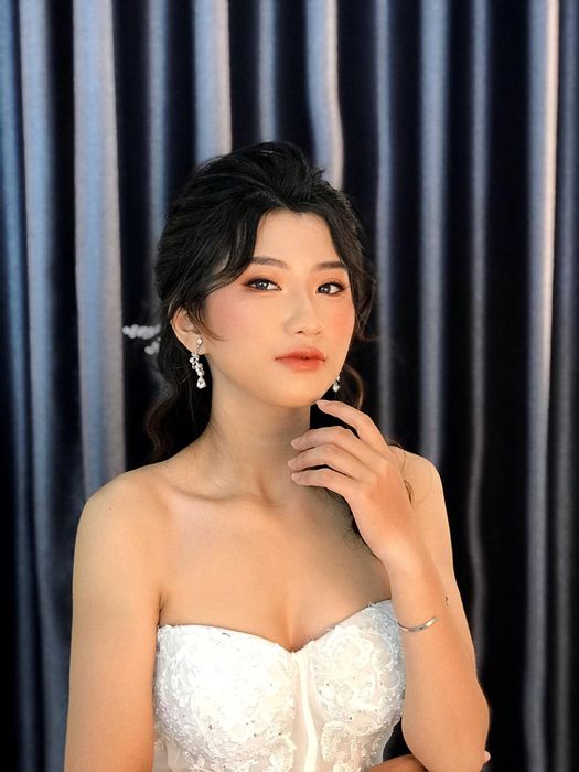 Hình ảnh cô dâu lộng lẫy từ ADELA Wedding