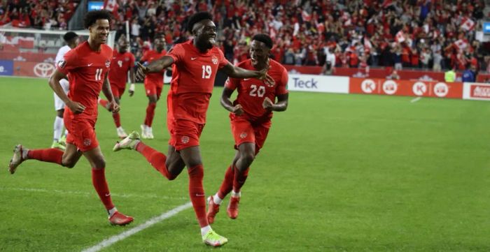 Alphonso Davies - người dẫn dắt thế hệ vàng bóng đá Canada vươn tầm thế giới