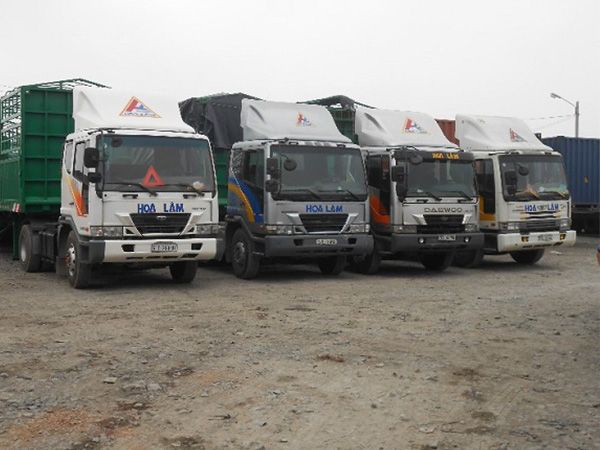 Hình ảnh đội xe container hiện đại của Hoa Lâm