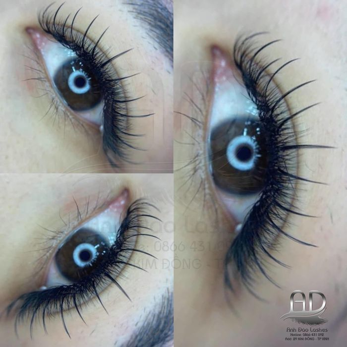 Hình ảnh giảng viên hướng dẫn học viên tại Anh Đào Lashes