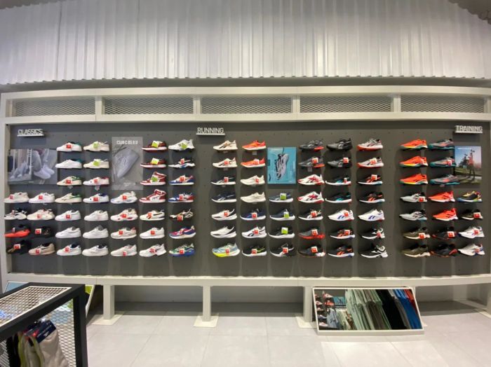 Không gian trưng bày sản phẩm Reebok tại Aeon Bình Tân