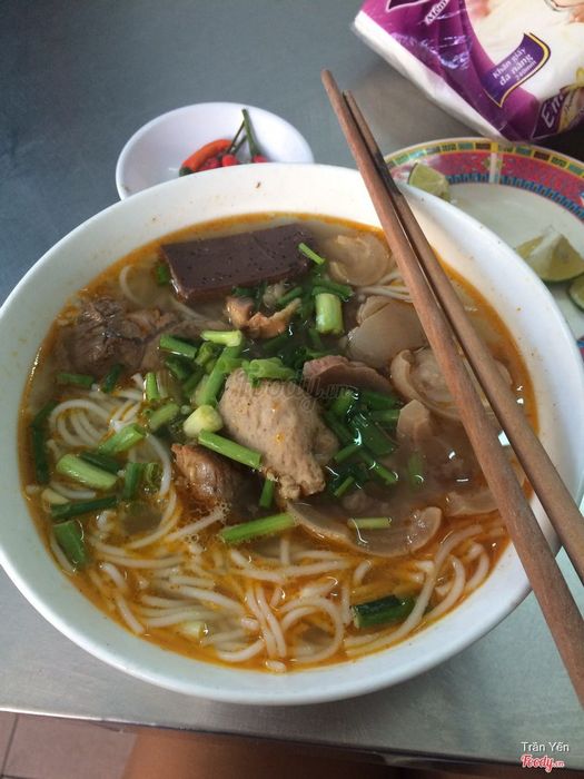 Bún Bò Huế Bà Thương - Khoảnh khắc ẩm thực chân thực qua từng góc ảnh