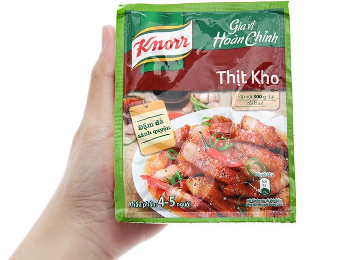 Gia Vị Hoàn Chỉnh – Thịt kho Knorr ảnh 2 - Hình ảnh chân thực về sản phẩm gia vị cao cấp, giúp món thịt kho luôn đạt chuẩn hương vị truyền thống