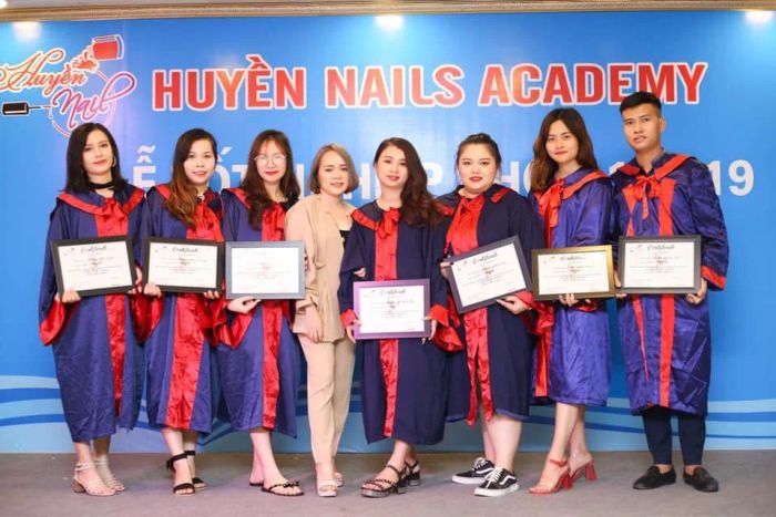 Nghệ nhân Nguyễn Thị Huyền - Khoảnh khắc sáng tạo đầy cảm hứng