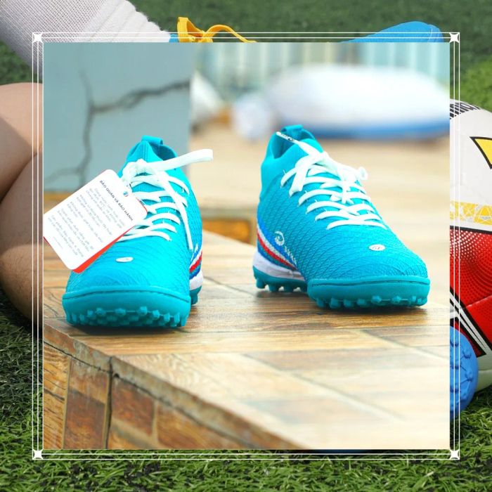 Không gian trưng bày sản phẩm bóng đá đa dạng tại YouSport