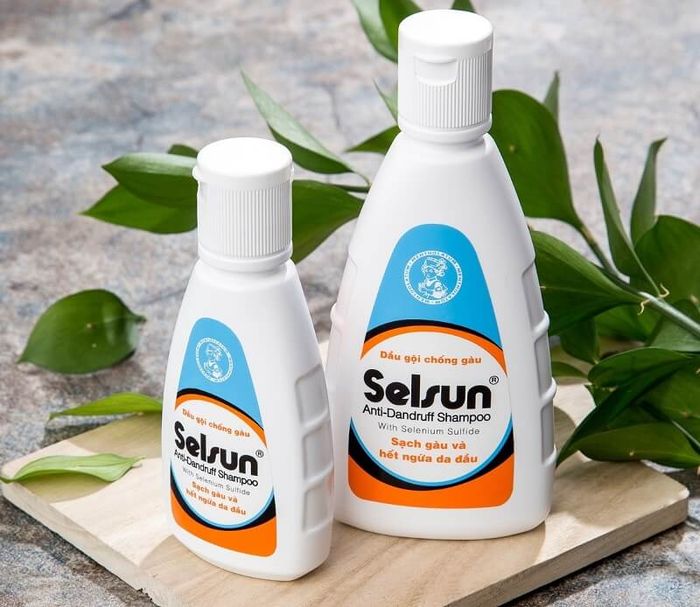Hình ảnh thực tế dầu gội Selsun - Giải pháp cho da đầu bị gàu nặng (ảnh 2)