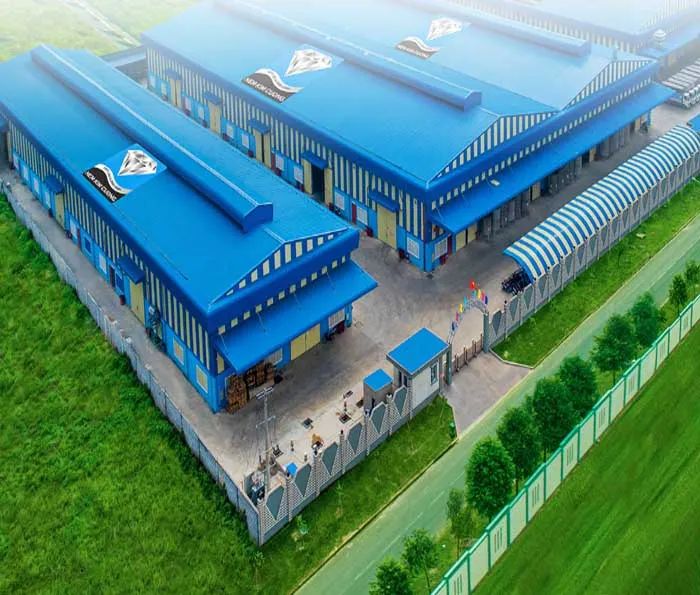 Hình ảnh dây chuyền sản xuất hiện đại của Nệm Kim Cương