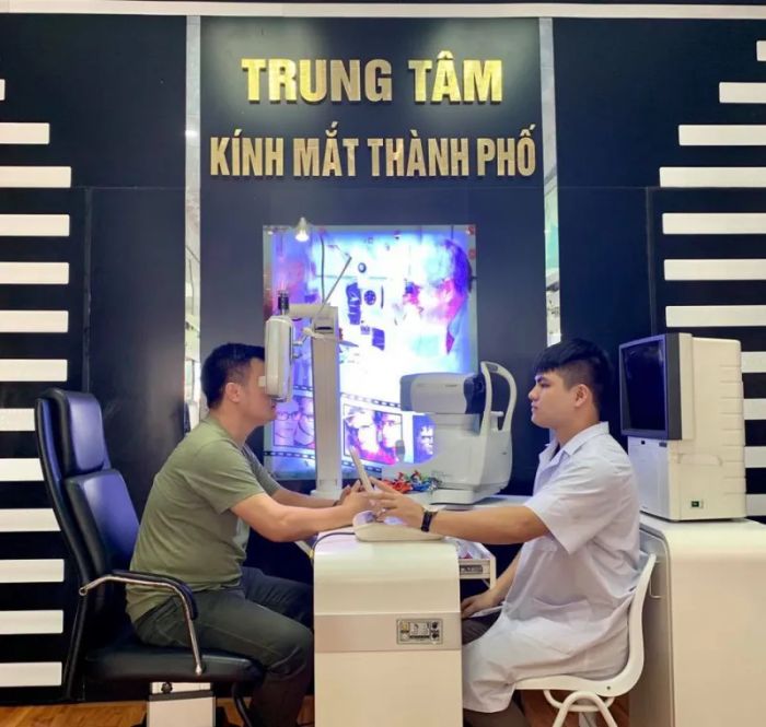Hình ảnh không gian sang trọng tại Trung Tâm Kính Mắt Thành Phố Thanh Hóa