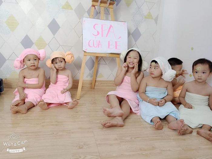 Ảnh hoạt động vui chơi của bé tại Hoa Mộc Lan