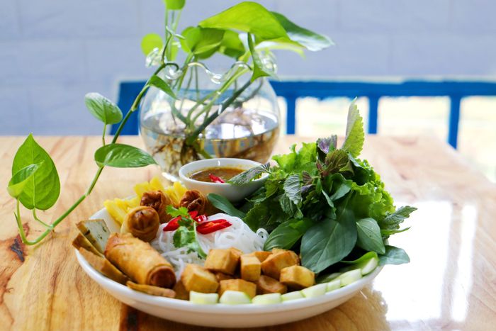 Không gian ấm cúng tại The Rice Vegan - Thiên đường ẩm thực thuần chay