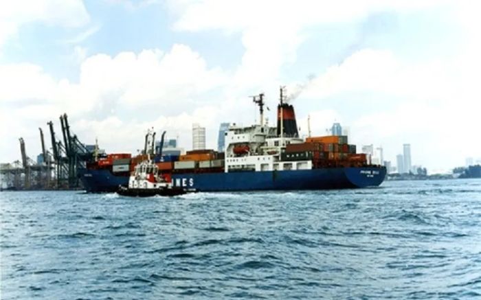 Hình ảnh hệ thống kho bãi và đội xe hiện đại của Lacco International