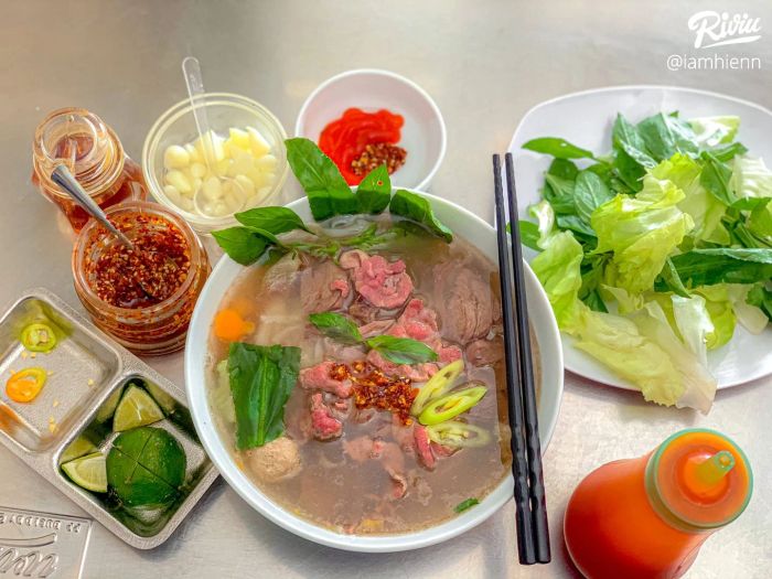 Không gian ấm cúng và bình dị tại Phở Hằng